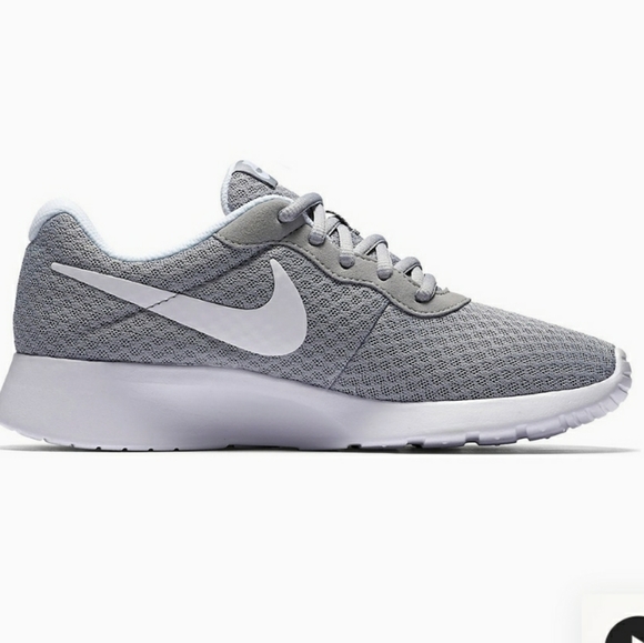 Nike Shoes - Nike Tanjun Women's Shoe